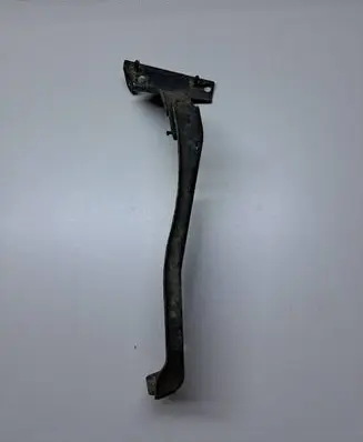 Audi A4 S4 B8 8K Fender mounting bracket 8K0821135B
