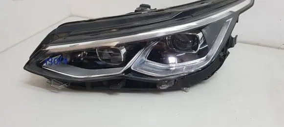 Volkswagen Golf VIII Headlight/headlamp