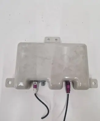 BMW 6 F12 F13 Aerial antenna amplifier 6943023 13600211 11896800