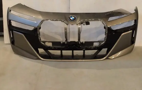 BMW 7 G70 Front bumper 5A52CF4 5A2DA48 5A707E1