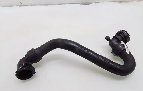 Peugeot 2008 II Engine coolant pipe/hose