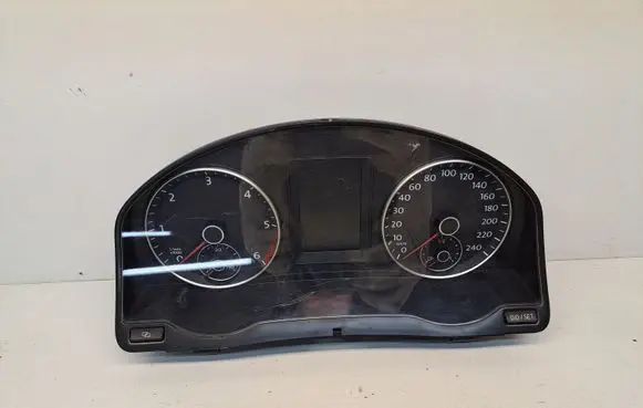 Volkswagen Tiguan Speedometer (instrument cluster) A2C53293350