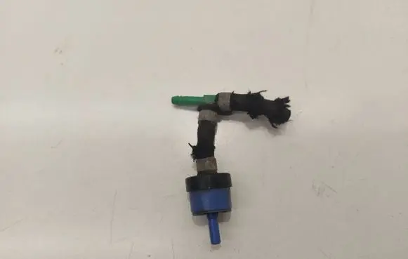 Volkswagen PASSAT B3 Vacuum valve 433862117