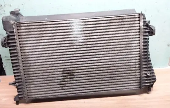 Volkswagen PASSAT B6 Intercooler radiator 3C0145803G