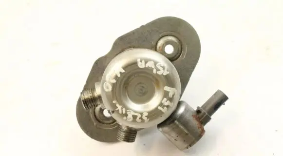 BMW 4 F36 Gran coupe Fuel injection high pressure pump 8604229 13518604229