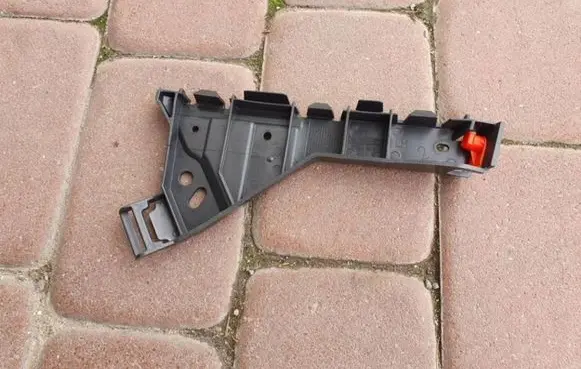 Front bumper mounting bracket