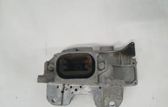Nissan Pulsar Gearbox mounting bracket PU5931