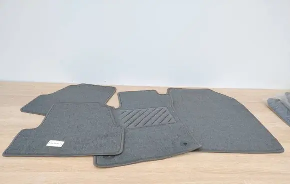 Chevrolet Trax Car floor mat set 95599291