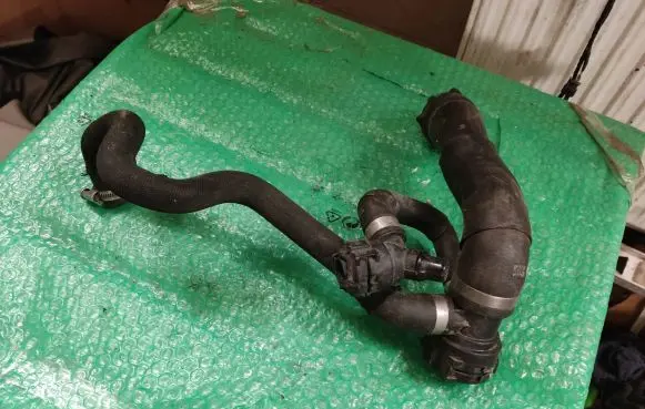 BMW X5 F15 Engine coolant pipe/hose 8578987 6269713