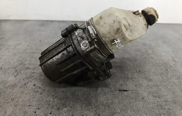 Opel Astra H Power steering pump