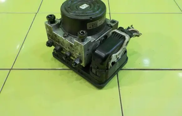 Peugeot 208 I ABS Pump 10022001814