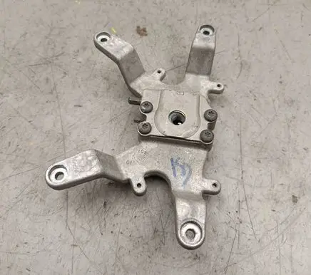 Mazda Tribute Power steering pump mounting bracket 5204659
