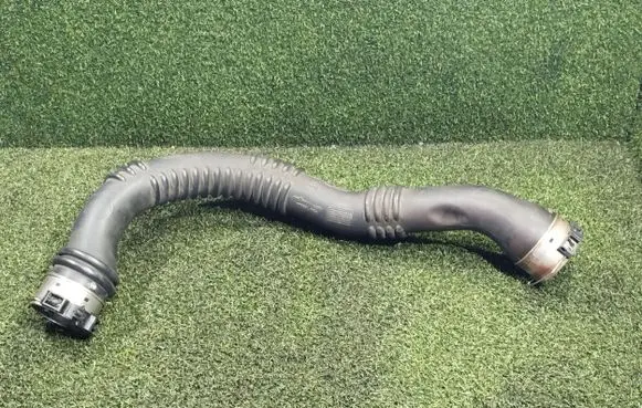 Opel Vivaro Intercooler hose/pipe 93867727 144606126R
