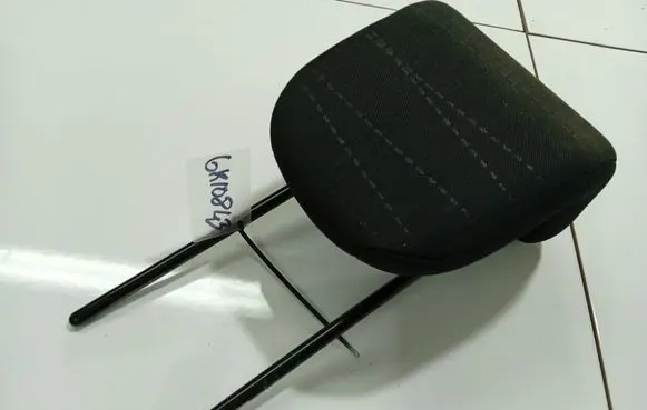 Toyota Yaris Front seat headrest 