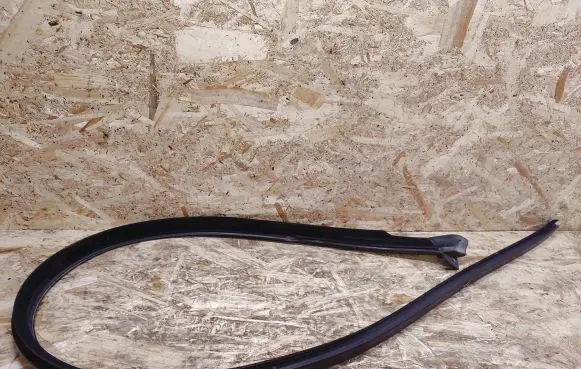 Mercedes-Benz S W140 Rubber seal front coupe door window 1407200754