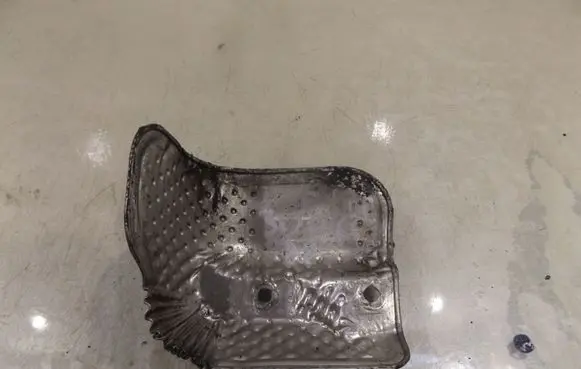 Chrysler 300 - 300C Heat shield in engine bay 