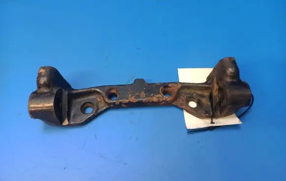 Jaguar XJS Rear differential/diff mount bracket 