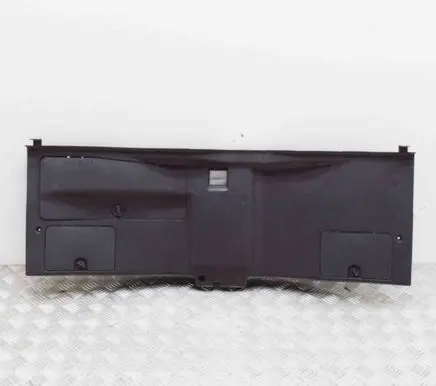 Trunk/boot sill cover protection