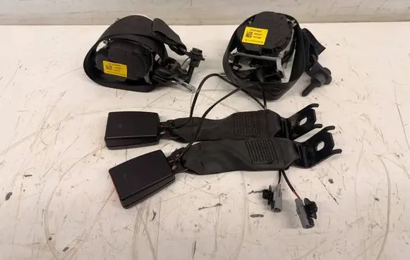 Renault Twingo III Rear seatbelt TW3PASTYLKPL1