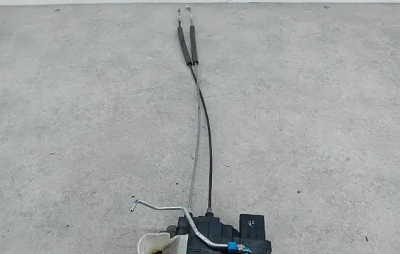 Hyundai i20 (PB PBT) Front door lock 813201J200