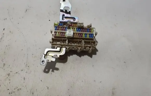 Nissan Qashqai Fuse module 243504EB0A