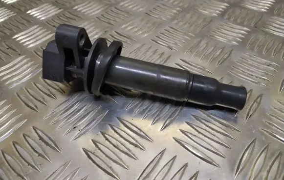 Toyota Corolla E120 E130 High voltage ignition coil 9008019019