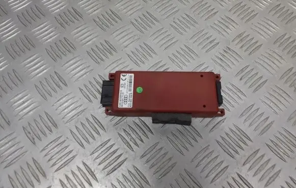 Volkswagen PASSAT B5 Voice control module 8D0862335B