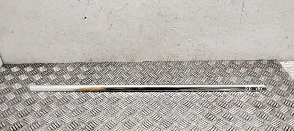 Volvo V70 Front door glass trim molding 