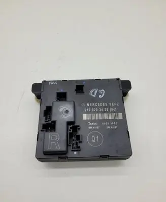 Mercedes-Benz CLS C219 Door control unit/module 2198203426