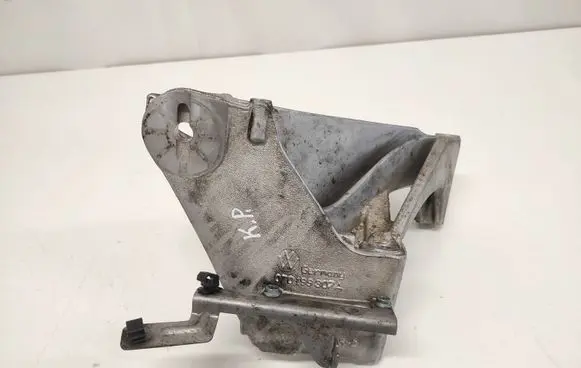Volkswagen Touareg I Engine mounting bracket 070199307A AGR41352