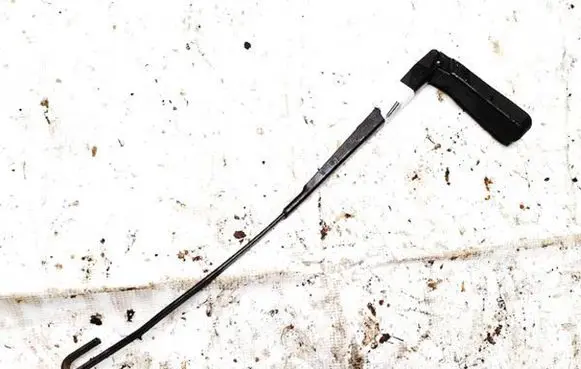 Opel Zafira A Front wiper blade arm 90582557
