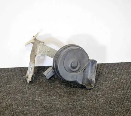 Volkswagen PASSAT B7 Horn signal