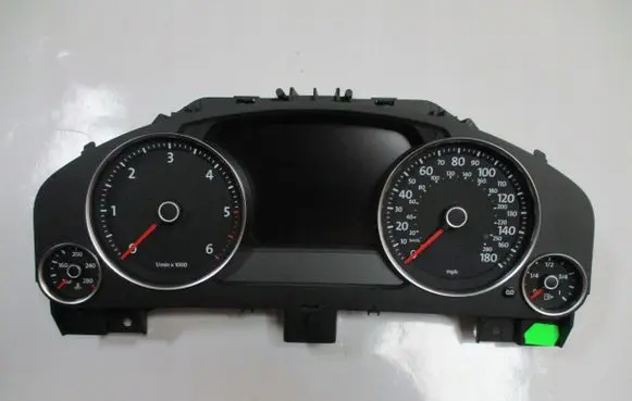 Volkswagen Touareg II Speedometer (instrument cluster) 7P6920983A