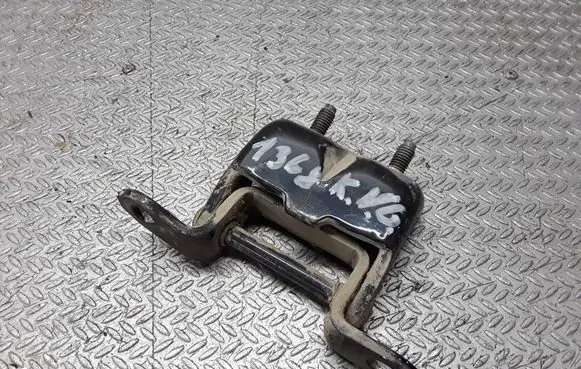 Nissan Navara D40 Rear door upper hinge