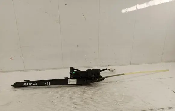 Mercedes-Benz E W212 Curtain motor A2128203042