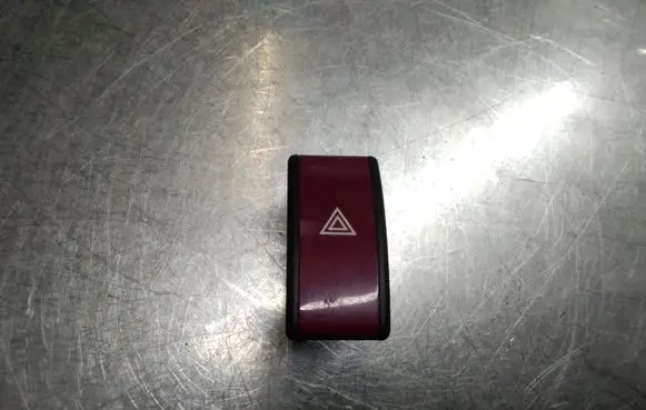 Opel Combo C Hazard light switch 13539900 9164141