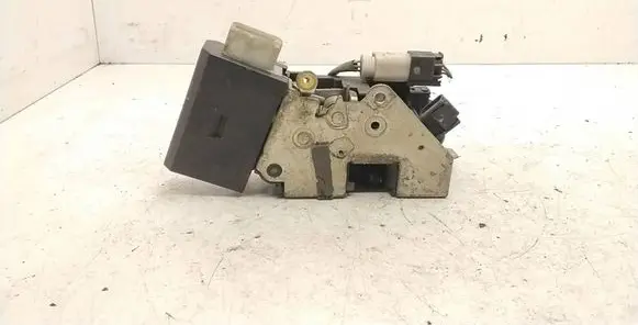 BMW 7 E38 Front door lock 8352165 40620751