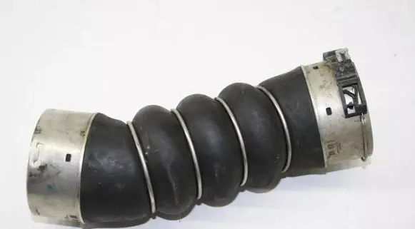 BMW 5 G30 G31 Intercooler hose/pipe 8571024