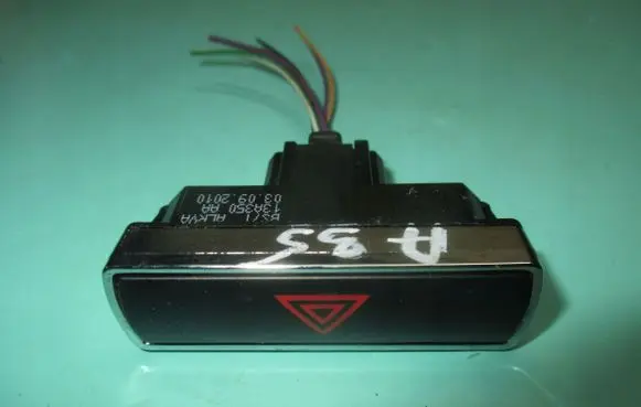 Ford Mondeo MK IV Hazard light switch 13A350