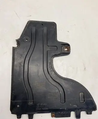 Volkswagen Golf Sportsvan Engine splash shield/under tray 5Q0825206