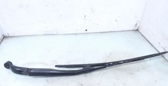 Honda Accord Front wiper blade arm 