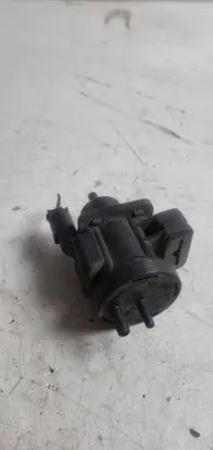 Chrysler PT Cruiser Vacuum valve A0005450427