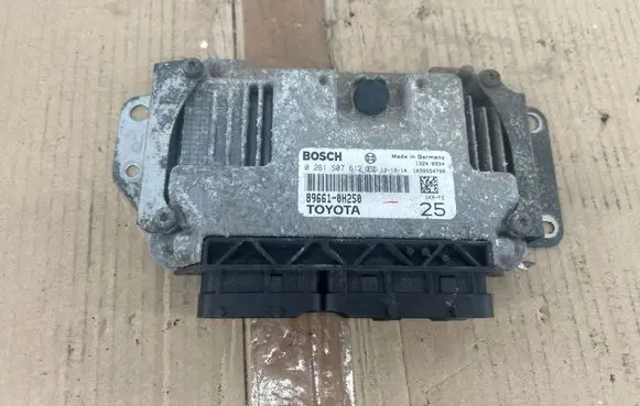 Toyota Aygo AB10 Engine control unit/module 896610H250 0261S07612 1039S54798