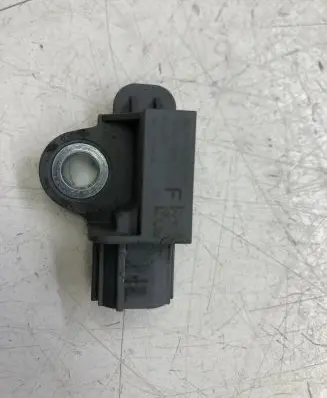Nissan Qashqai Airbag deployment crash/impact sensor
