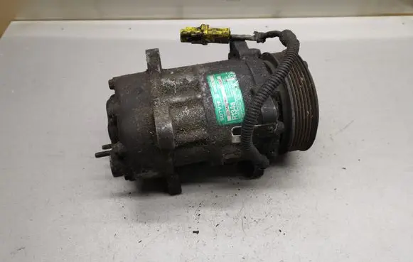 Peugeot 307 Air conditioning (A/C) compressor (pump) SD7V16 R134A