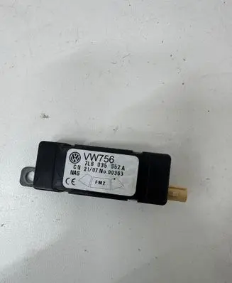 Volkswagen Touareg I Aerial antenna amplifier VW756 7L6035552A
