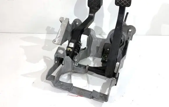 Audi A5 8T 8F Pedal assembly 