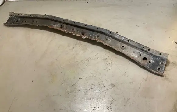 Nissan Note (E12) Bottom radiator support slam panel 