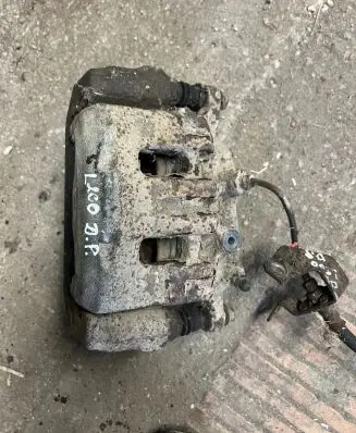 Mitsubishi L200 Front brake caliper