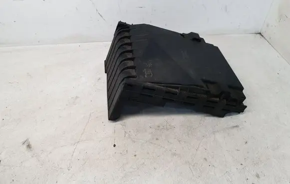 Volkswagen Cross Touran I Fuse box cover 1K0937132F
